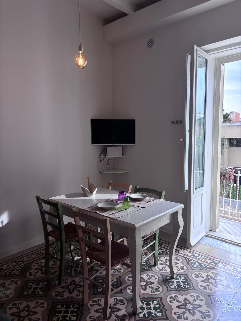 TV and multimedia, Dining area