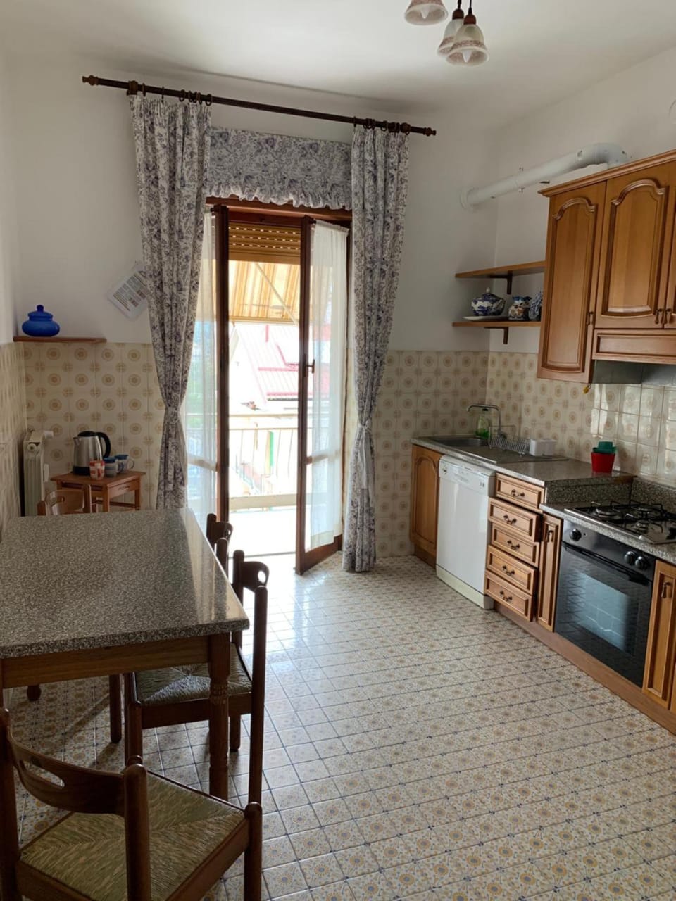 Property building, Kitchen or kitchenette, Living room