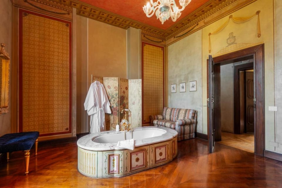Bathroom, Bath, towels
