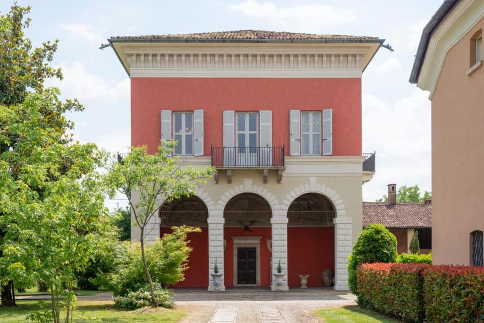 Property building, Facade/entrance, Garden, Garden, Garden view