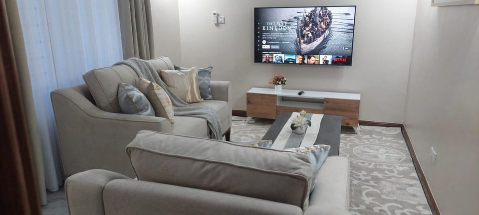 Communal lounge/ TV room, TV and multimedia, Living room, Seating area, Evening entertainment