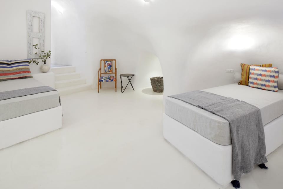 Two Authentic Cave Houses with Private Courtyard Garden Villa in Megalochori