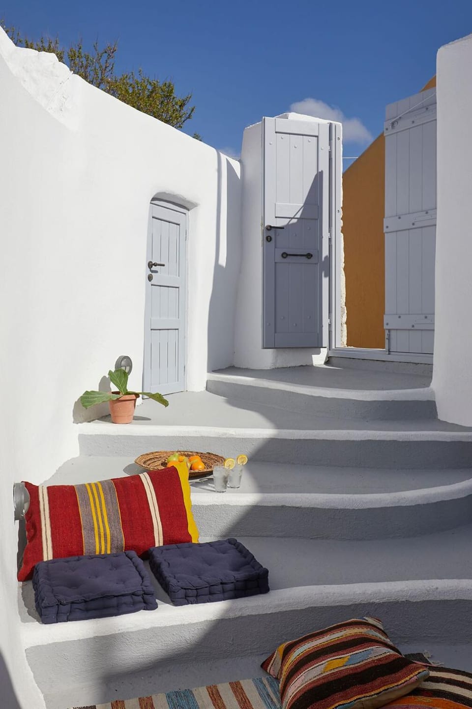 Two Authentic Cave Houses with Private Courtyard Garden Villa in Megalochori