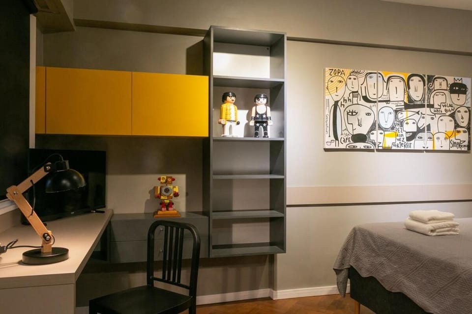 Bed, Kitchen or kitchenette, Photo of the whole room, Bedroom, towels