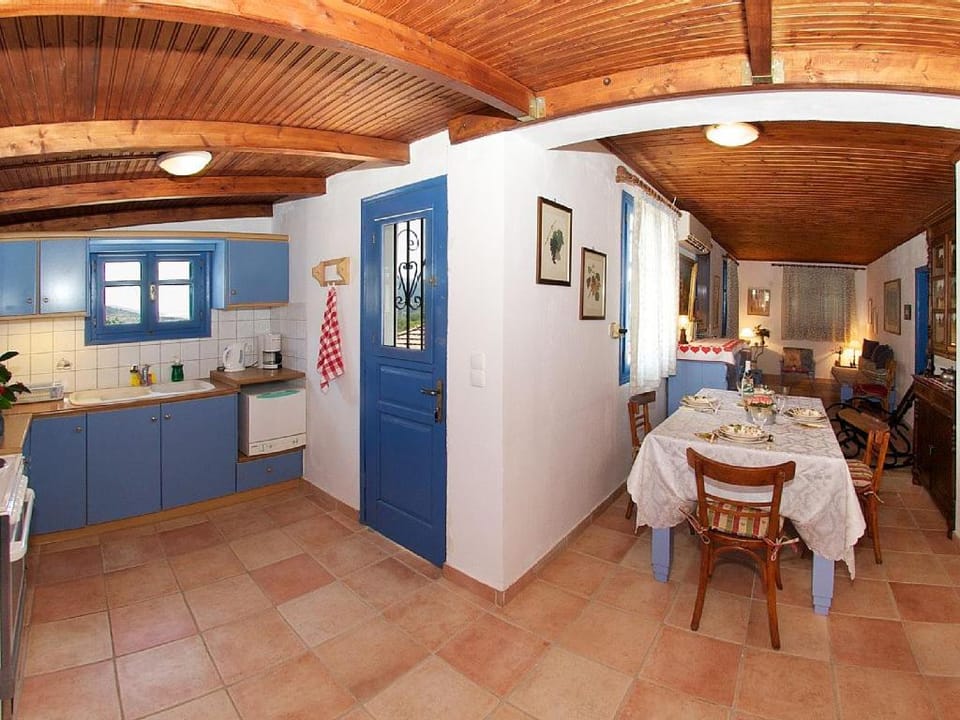 Auntie's Cottage with View, near Agia Efimia House in Cephalonia