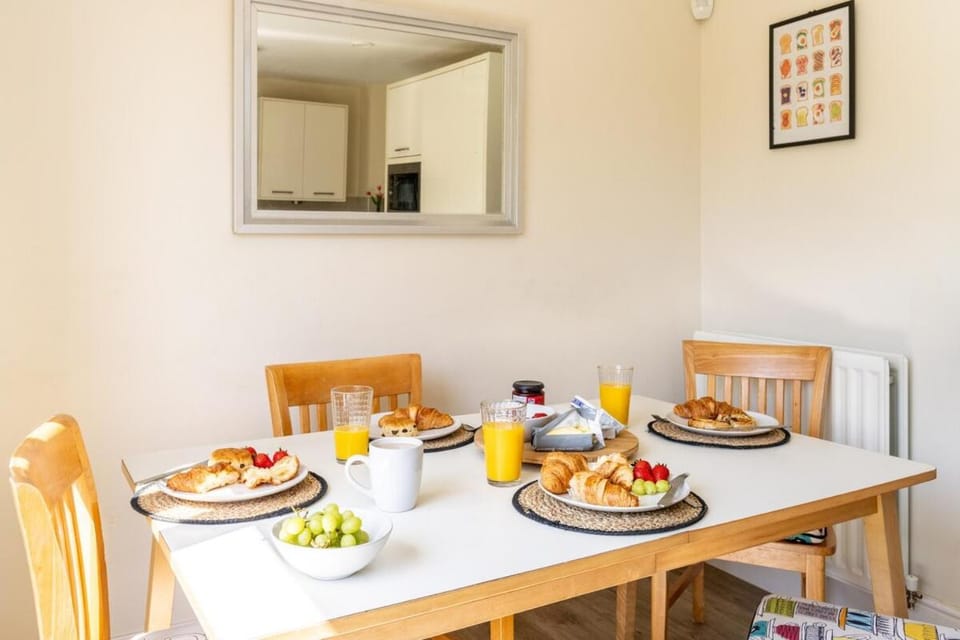 Dining area, Lunch, Dinner