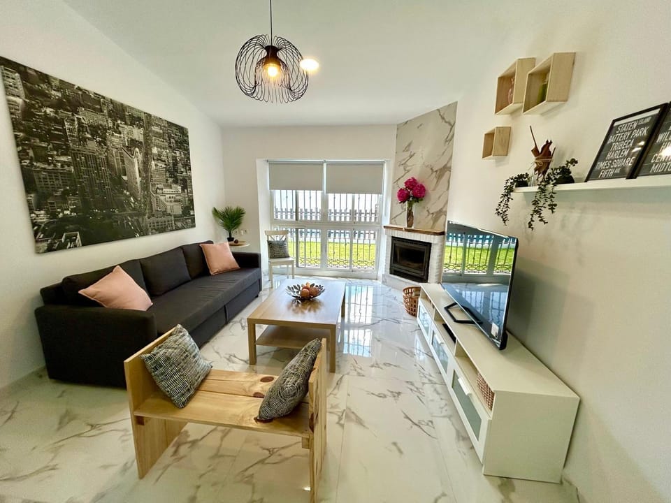 TV and multimedia, Living room, Seating area