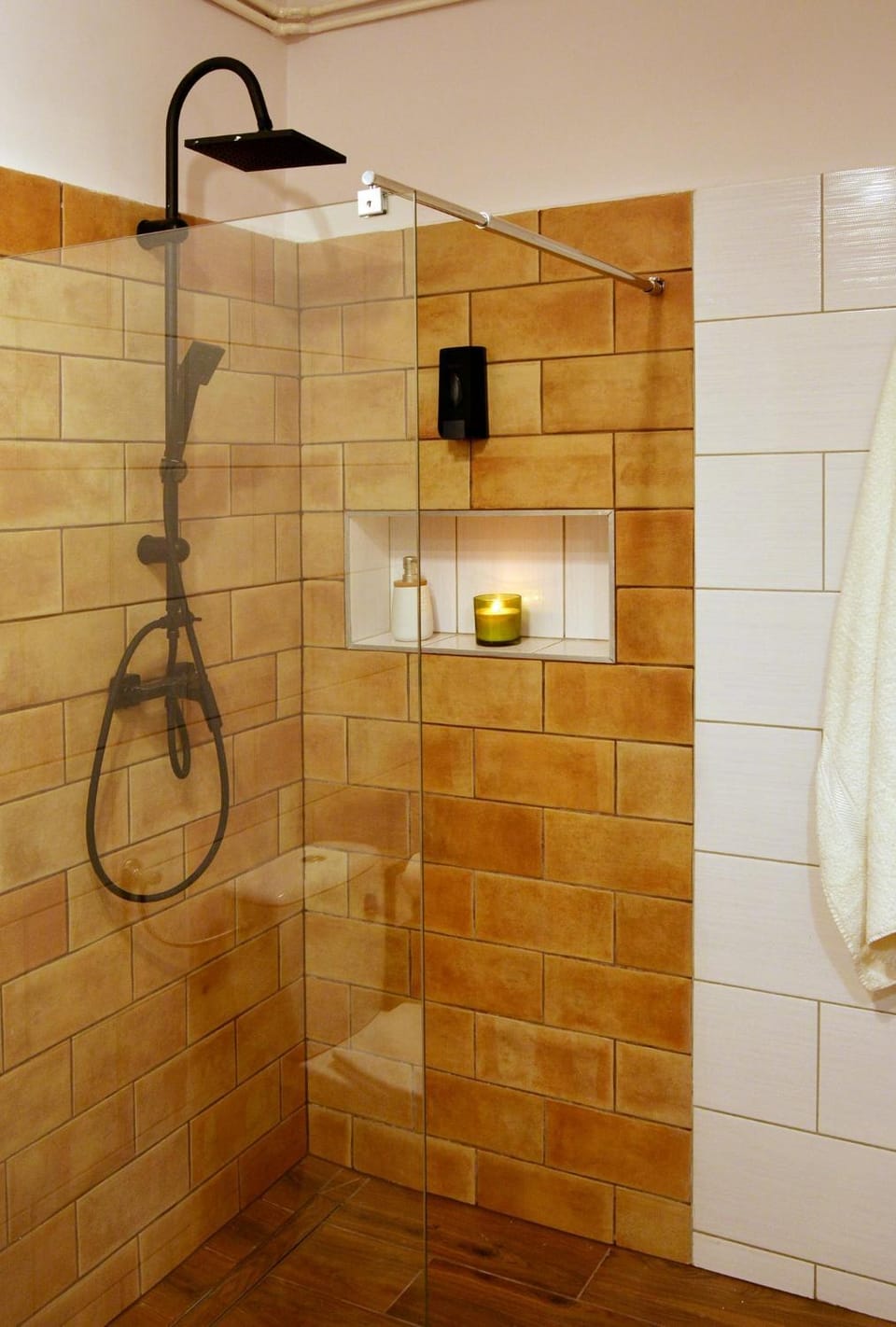 Shower, Bathroom, towels