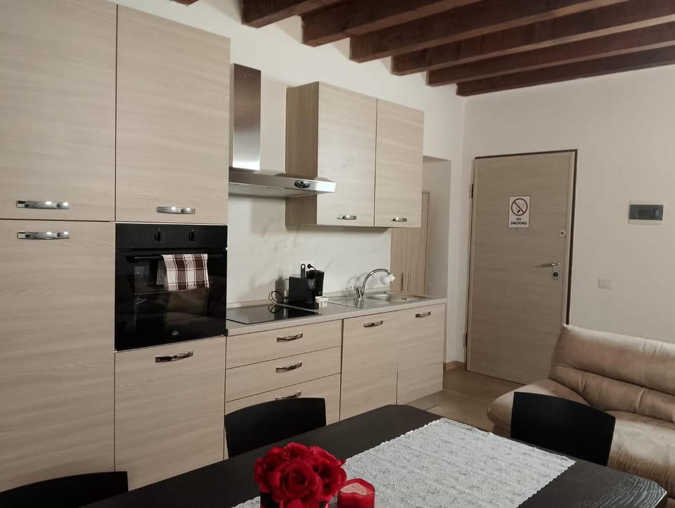 Coffee/tea facilities, Kitchen or kitchenette, Living room, Seating area, Dining area, minibar, oven, pet friendly, stove
