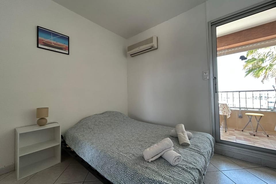 Charming studio with sea view Gruissan Apartment in Gruissan