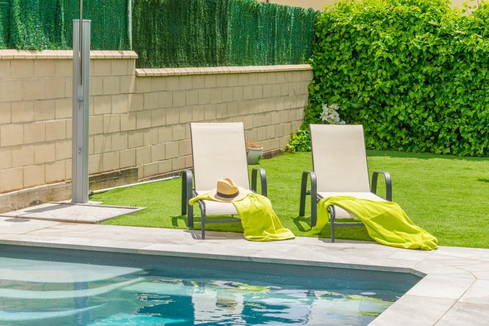 Gran casa de campo con piscina a 15 km de Pamplona Chalet in Navarre