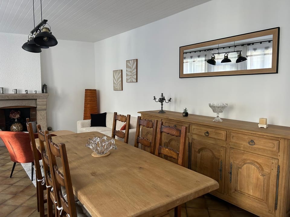 Unick House in Portbail