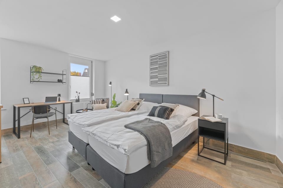 Bed, Photo of the whole room, Bedroom