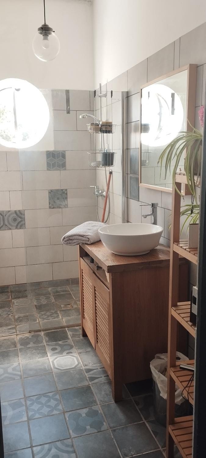 Chambre dans maison chaleureuse Vacation rental in Valence