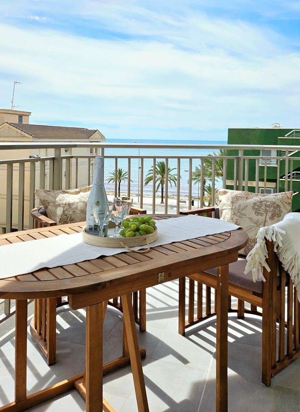 Natural landscape, Balcony/Terrace, Seating area, Sea view
