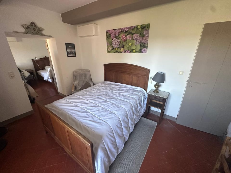 Bedroom, wardrobe