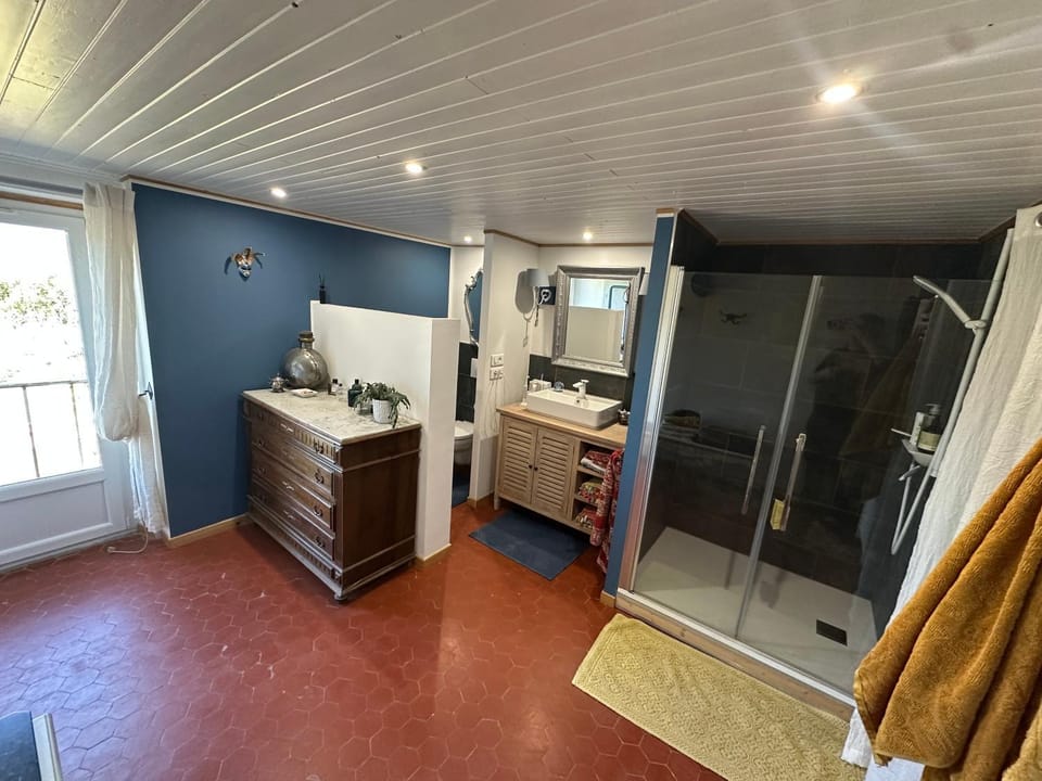 Shower, Bathroom