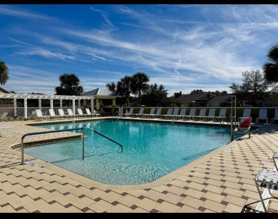 Day, Pool view, Swimming pool, sunbed