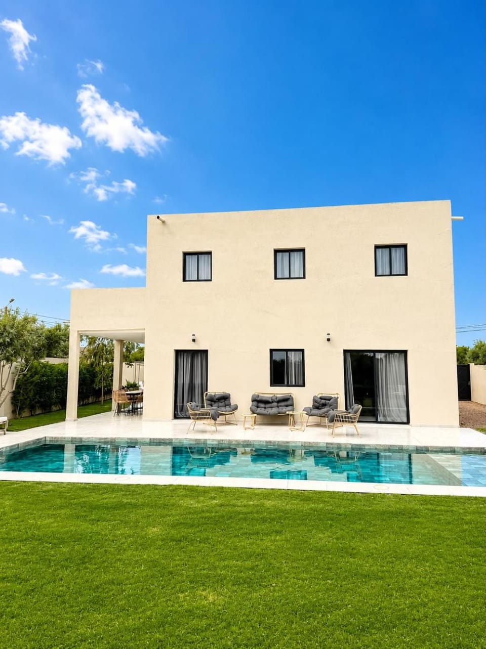 Property building, Swimming pool
