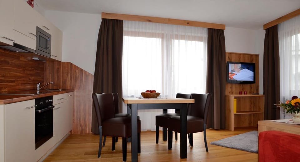 Kitchen or kitchenette, Living room, Dining area
