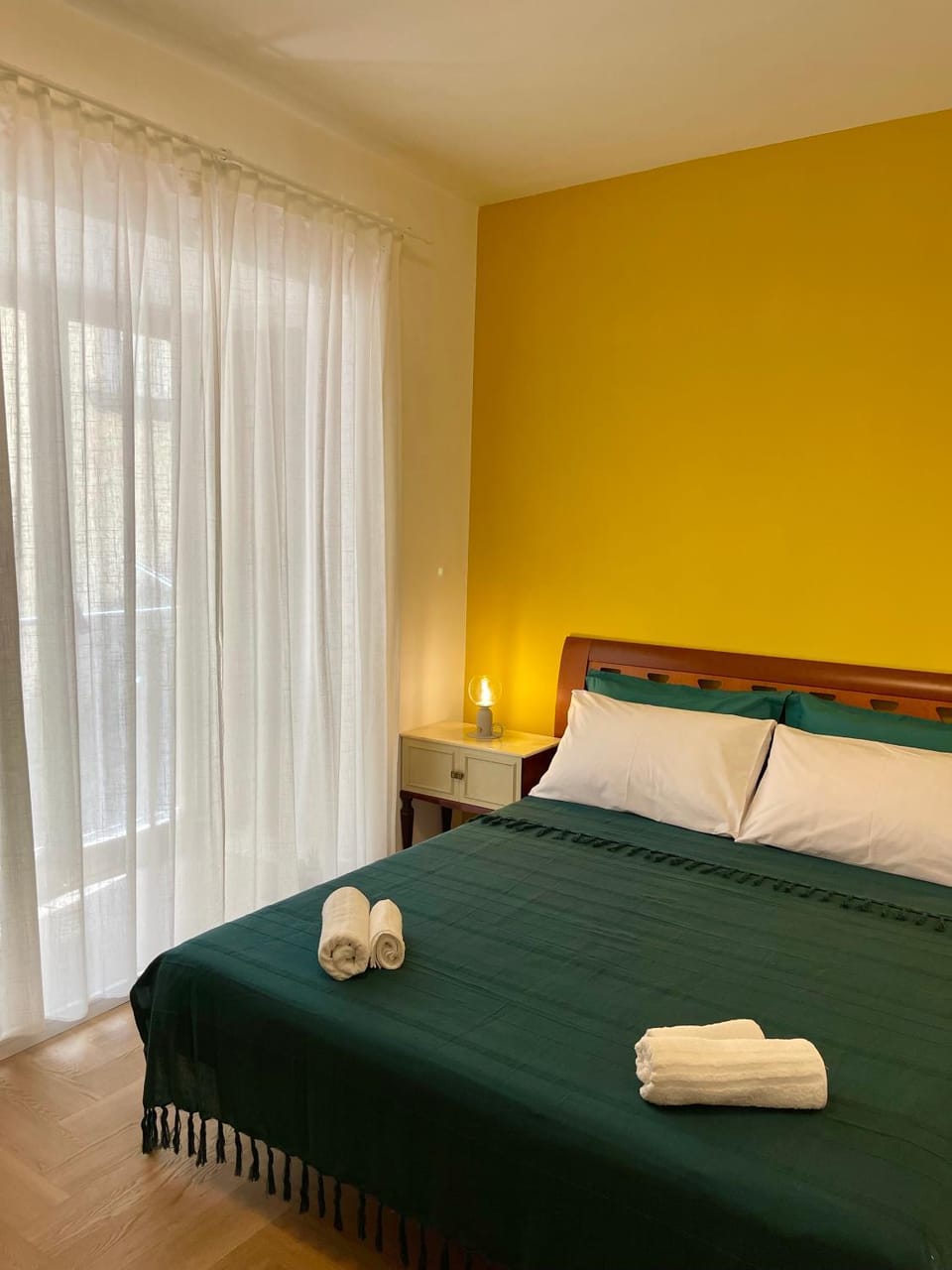 Bed, Photo of the whole room, Bedroom, towels