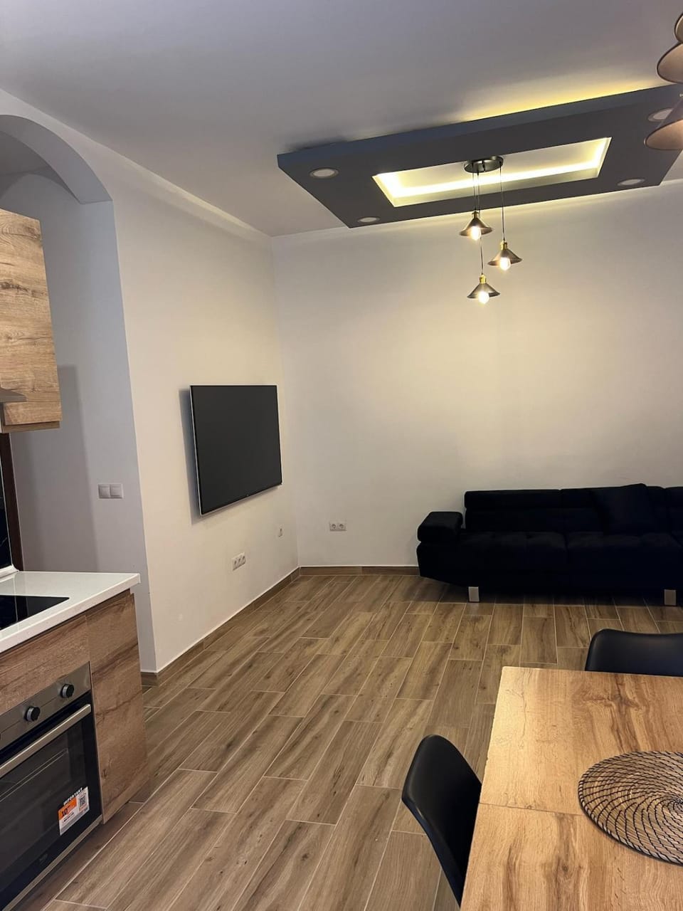 TV and multimedia, Kitchen or kitchenette, Living room, Seating area