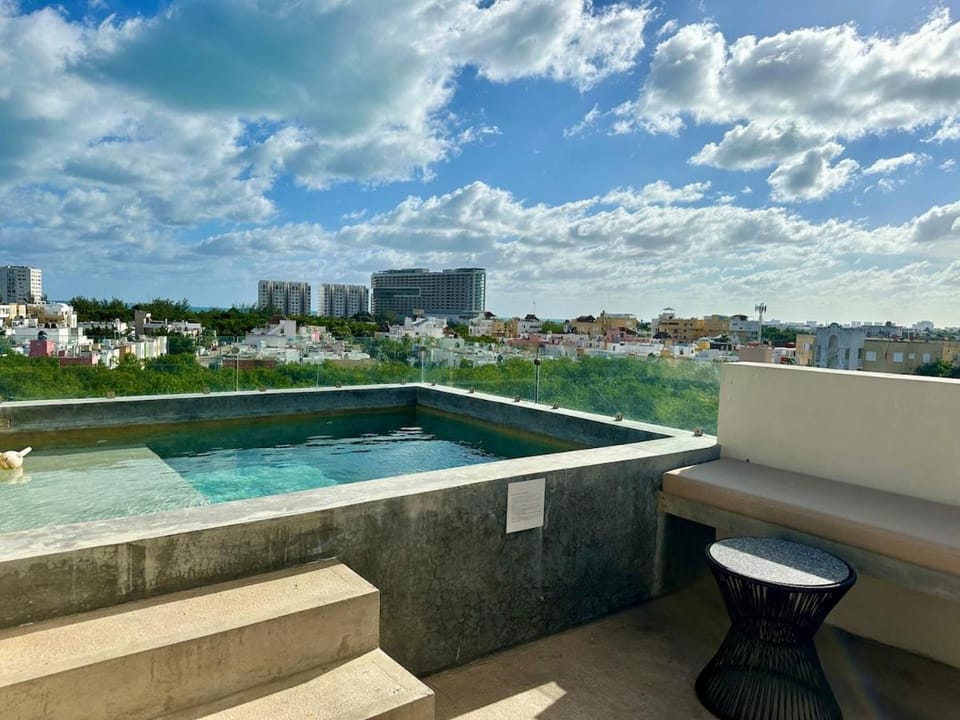 Natural landscape, View (from property/room), Balcony/Terrace, Pool view, Swimming pool, Swimming pool