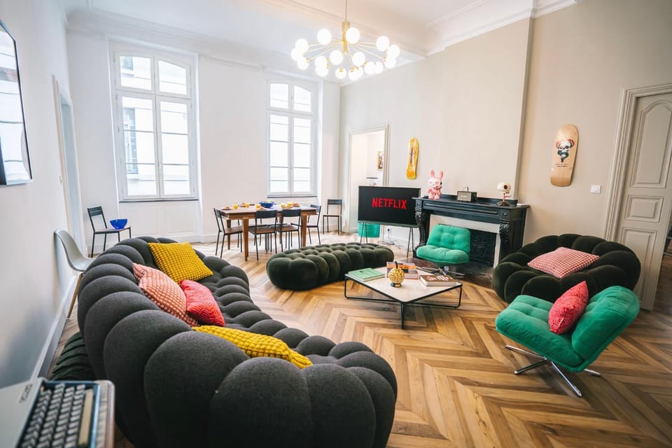 TV and multimedia, Living room, Seating area