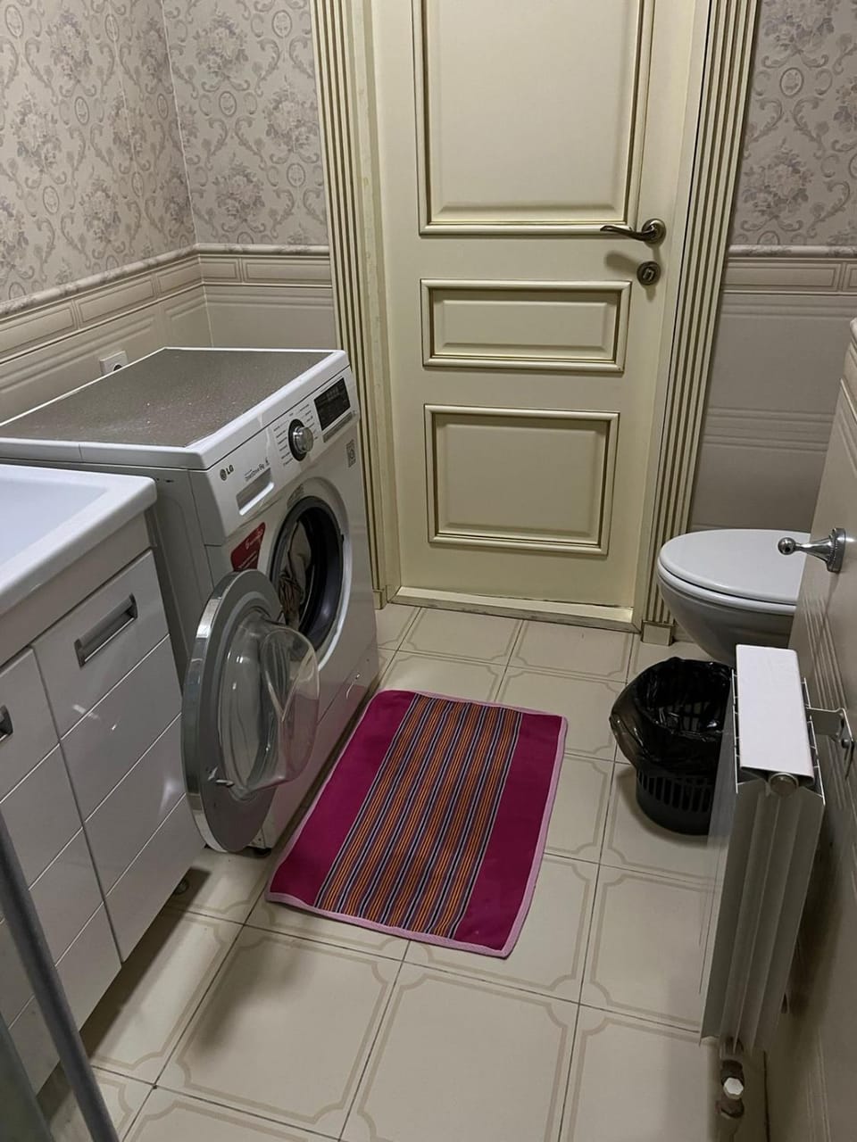 Апартаменты в центре Алматы с 3 спальнями Apartment in Almaty