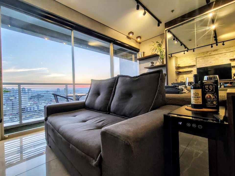 Living room, Seating area, Dining area, minibar, pet friendly