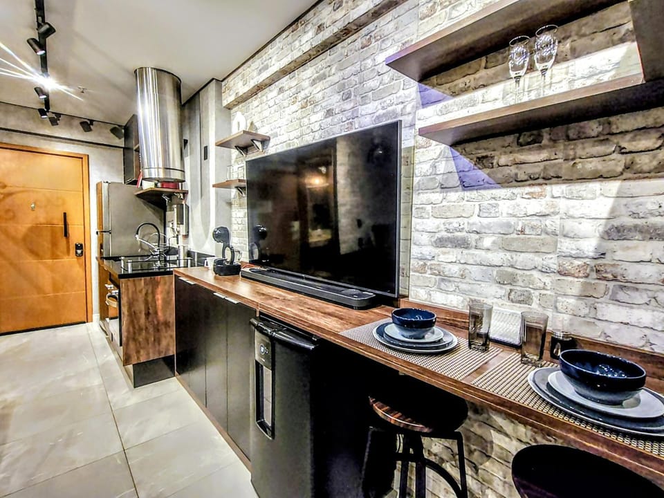 Kitchen or kitchenette, Dining area, minibar, oven, pet friendly, stove