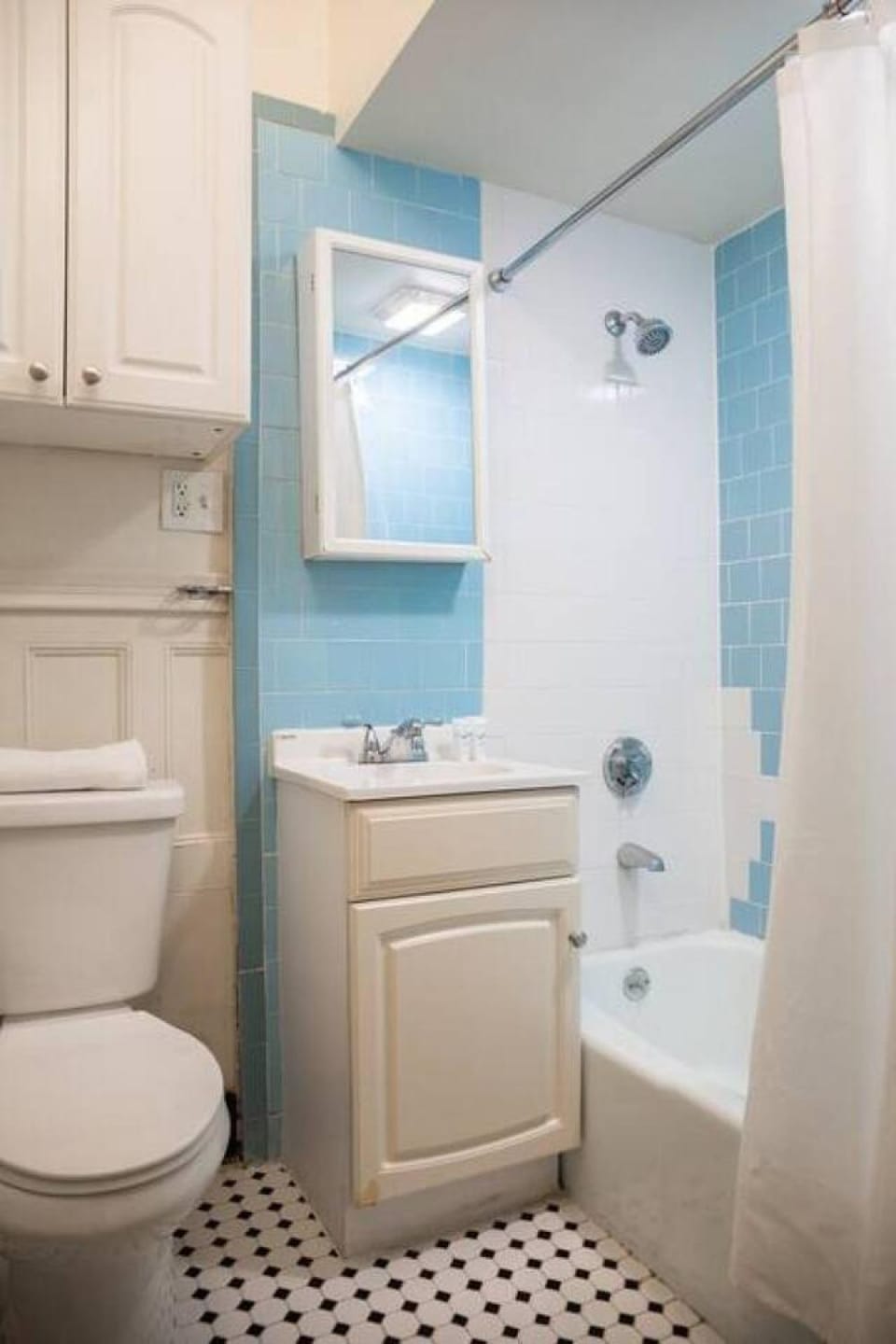 Cozy Fenway 1BR Walk to MIT Apartment in Back Bay