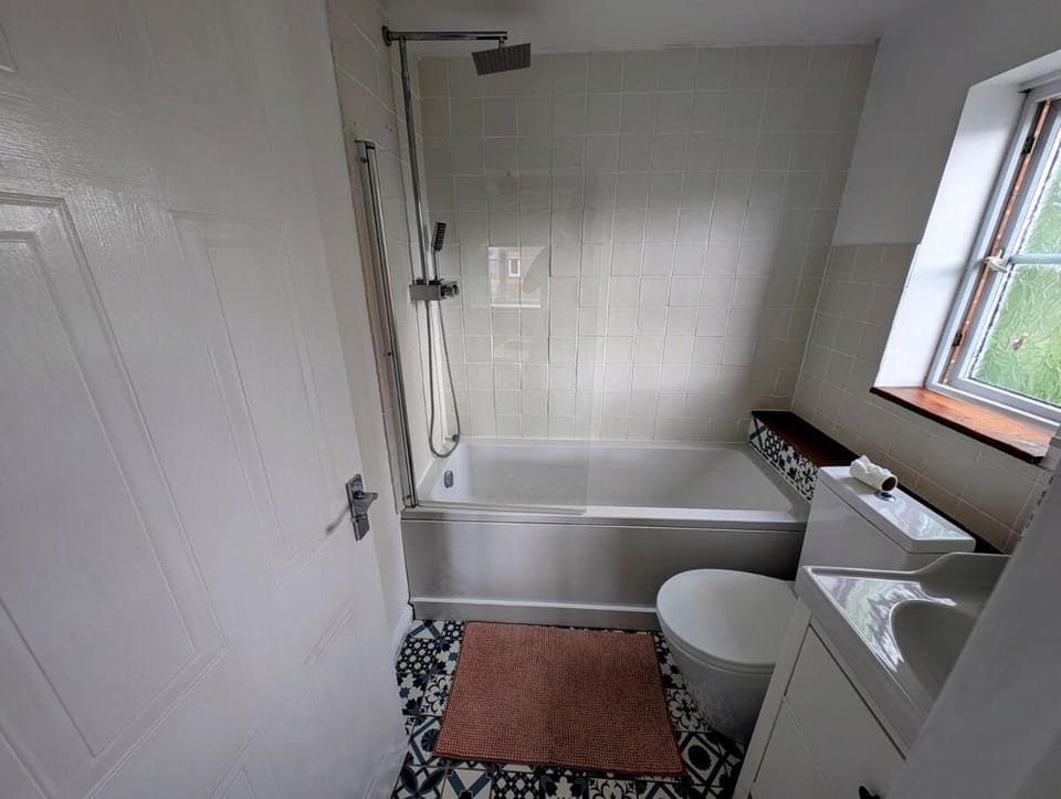 Shower, Toilet, Bathroom, Bath