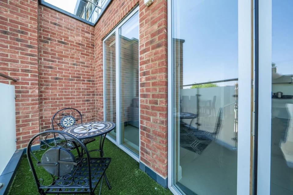 Patio, Balcony/Terrace, Seating area