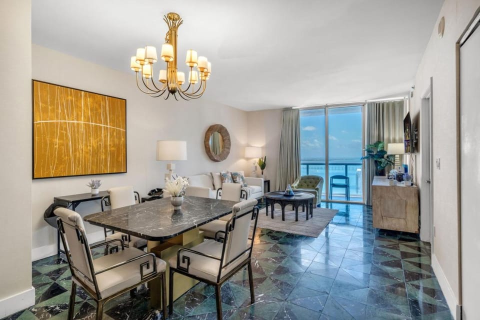 Icon Brickell Gem 2-BR Oasis with Amazing Views Apartment in Brickell