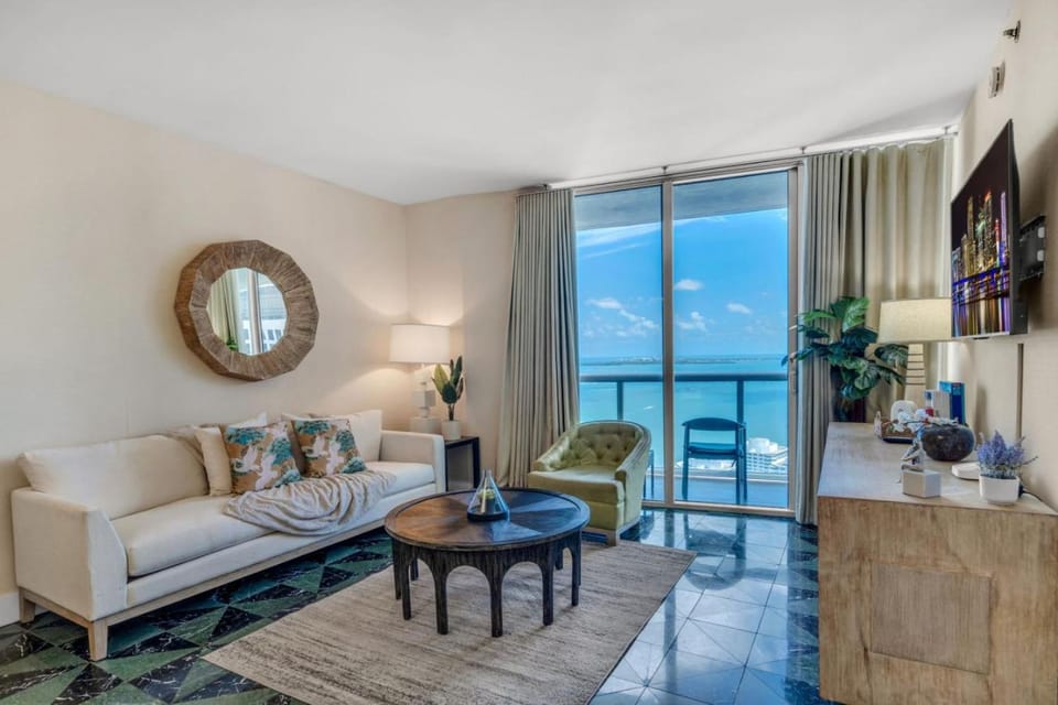 Icon Brickell Gem 2-BR Oasis with Amazing Views Apartment in Brickell