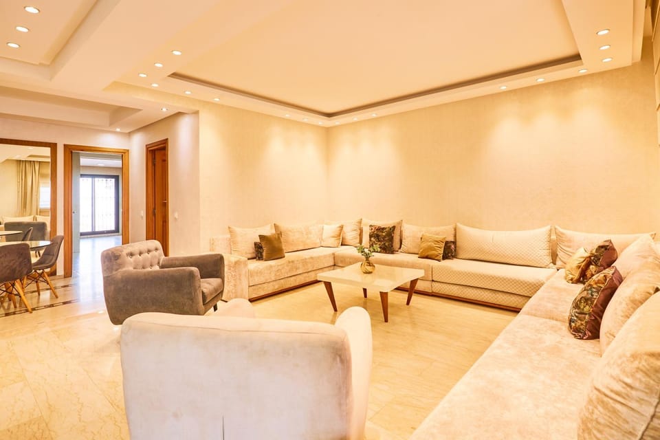 Casablanca 3 Bed Unit in Triangle Dor With Parking Apartment in Casablanca