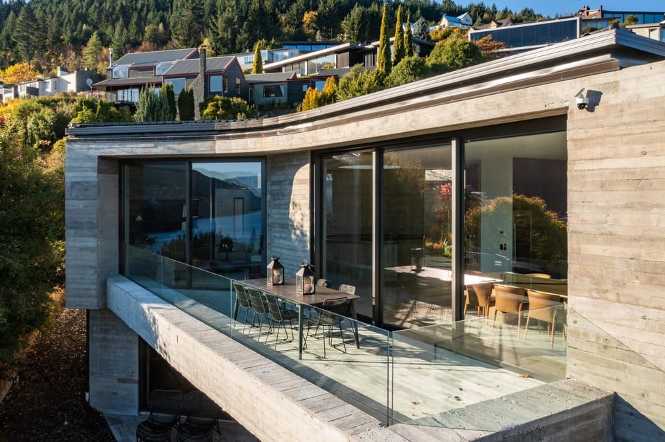 Property building, Natural landscape, Balcony/Terrace, Mountain view