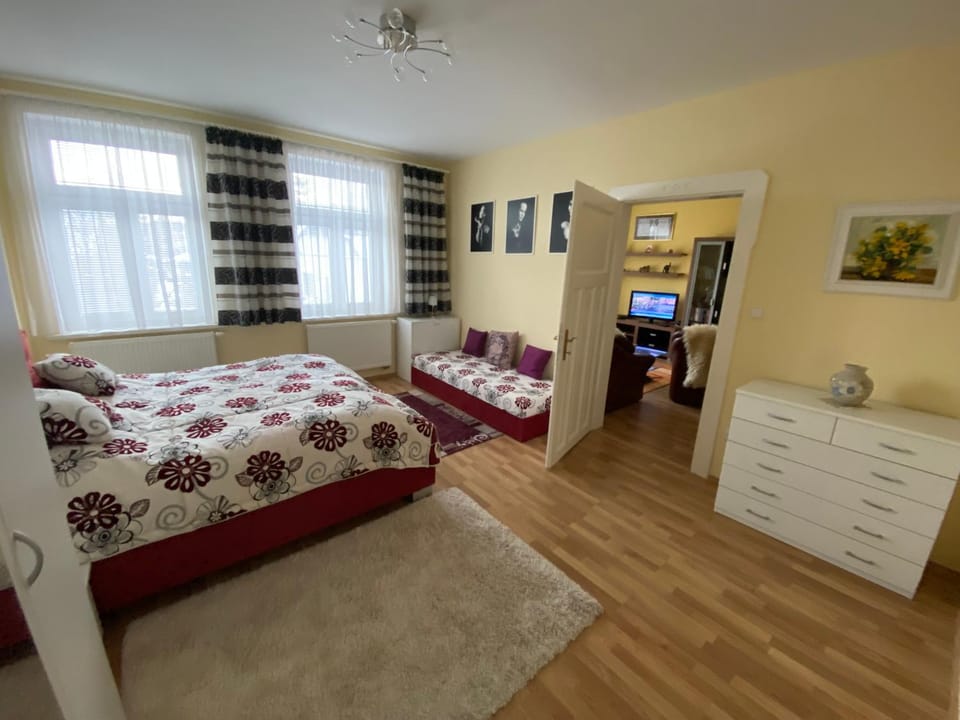 Bed, Bedroom, wardrobe