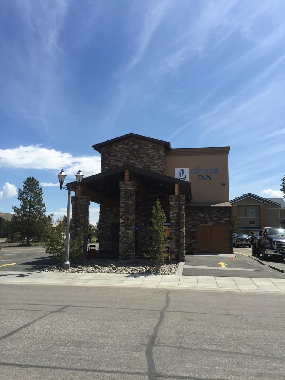 Facade/entrance