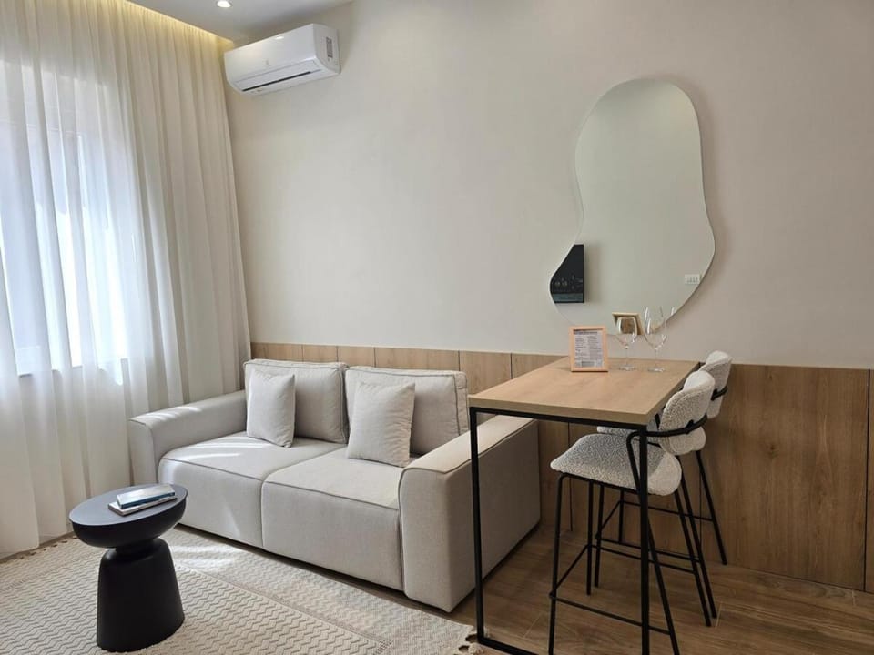 Living room, Seating area, Dining area, air conditioner