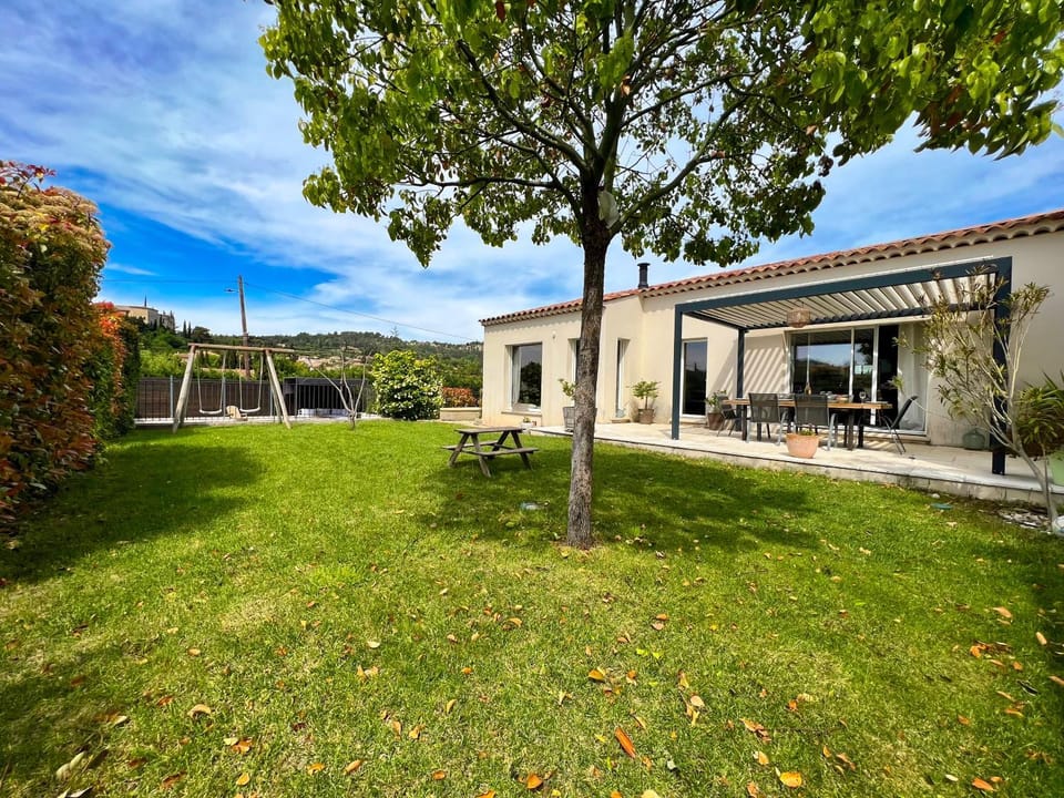 Property building, Garden