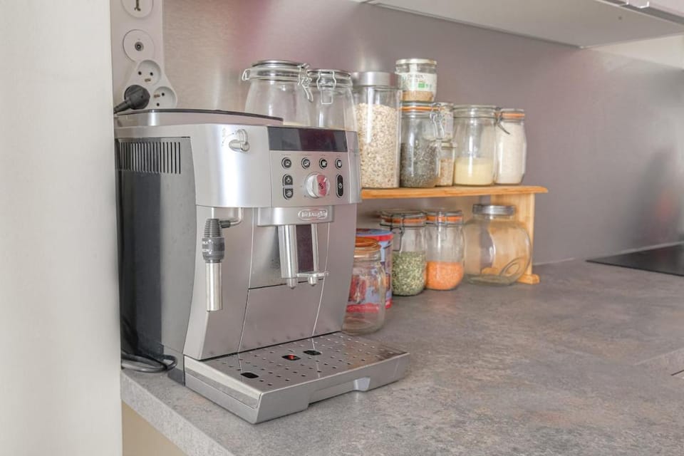 Coffee/tea facilities, toaster