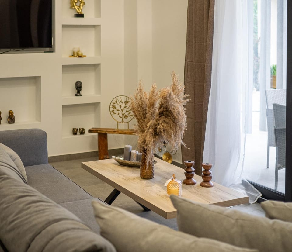 TV and multimedia, Living room, Seating area