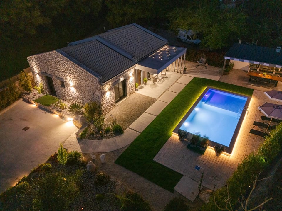 Property building, Patio, Night, Garden, Garden view, Pool view, Swimming pool, sunbed