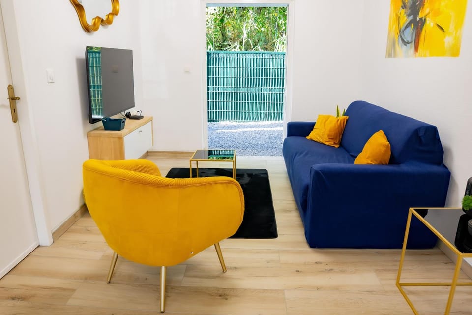 Patio, Balcony/Terrace, Living room, Seating area
