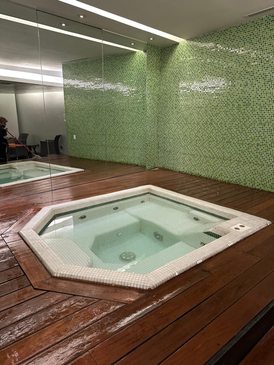 Hot Tub, Hot Tub, Spa and wellness centre/facilities
