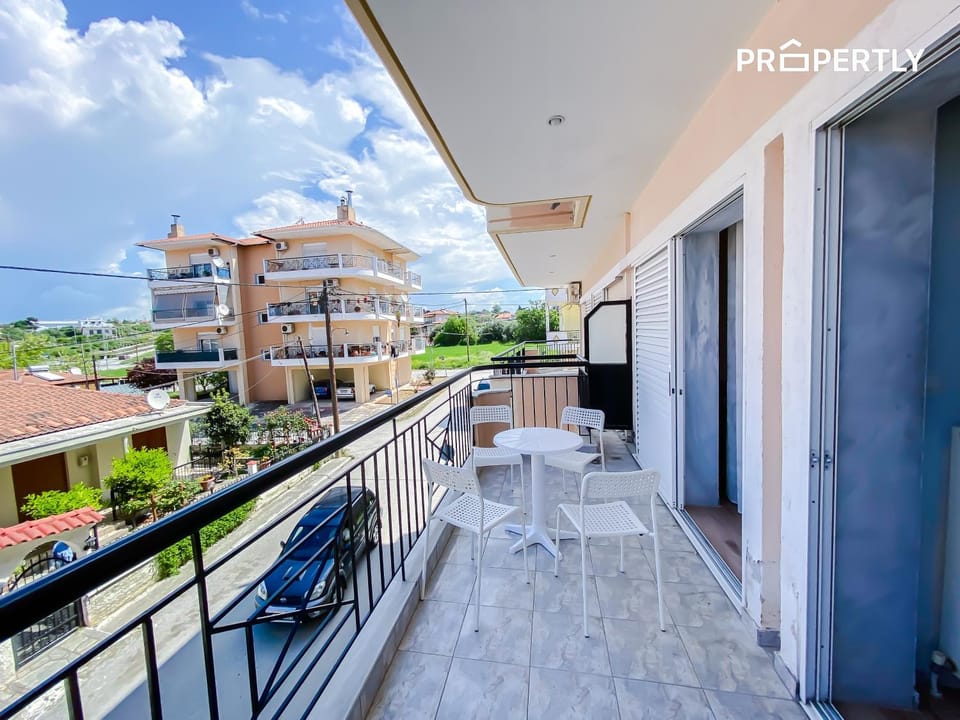 Property building, View (from property/room), Balcony/Terrace