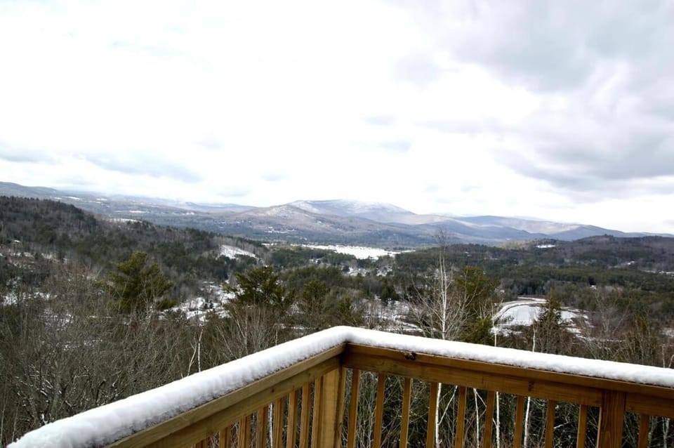 Mountains Getaway Apartment in Campton