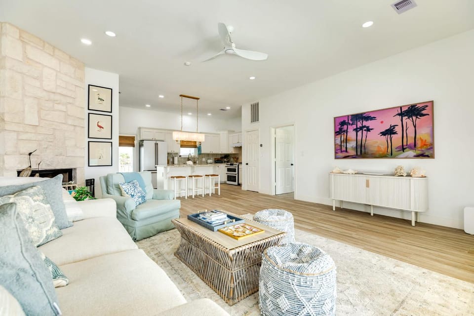 Luxury Beach House with Ocean Views House in Surfside Beach